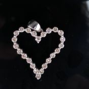 A 9ct WHITE GOLD OPEN WORK DIAMOND HEART PENDANT, ESTIMATED APPROX DIAMOND WEIGHT 1CT.