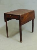 A GEORGIAN MAHOGANY PEMBROKE TABLE, THE RECTANGULAR TOP OVER A DRAWER TO ONE END, A WAVY APRON