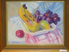 PETER GRAHAM (b. 1959). ARR. STILL LIFE OF FRUIT, SIGNED, OIL ON CANVAS, 20 x 25cms.