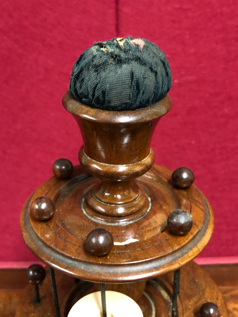 A VICTORIAN WALNUT SEWING COMPENDIUM, THE TWO GRADED CIRCULAR TIERS OF THE COTTON REEL ABOVE A - Image 3 of 18