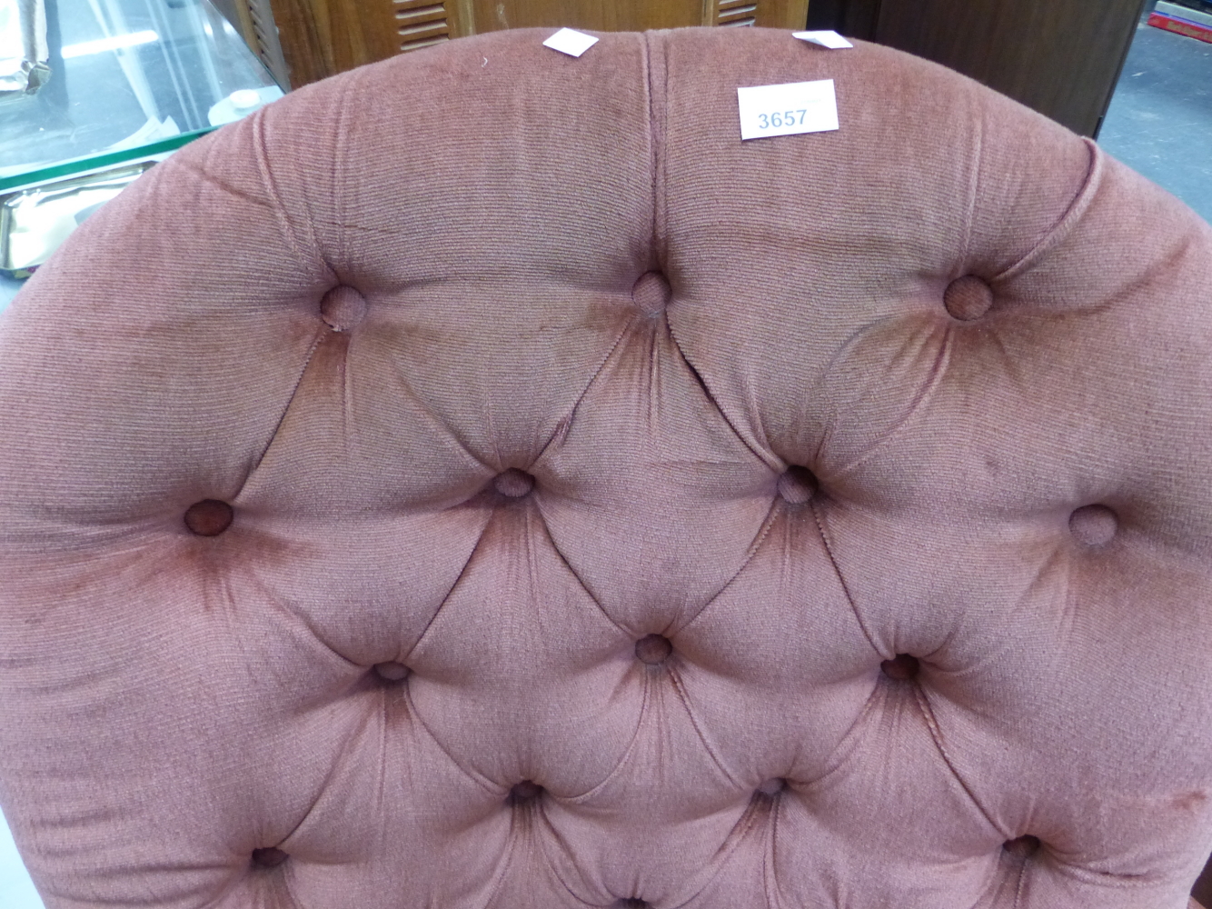 A NEAR PAIR OF VICTORIAN BUTTON BACK ARMCHAIRS - Image 4 of 42
