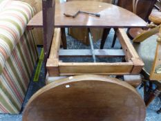 A MAHOGANY SMALL EXTENDING TABLE.