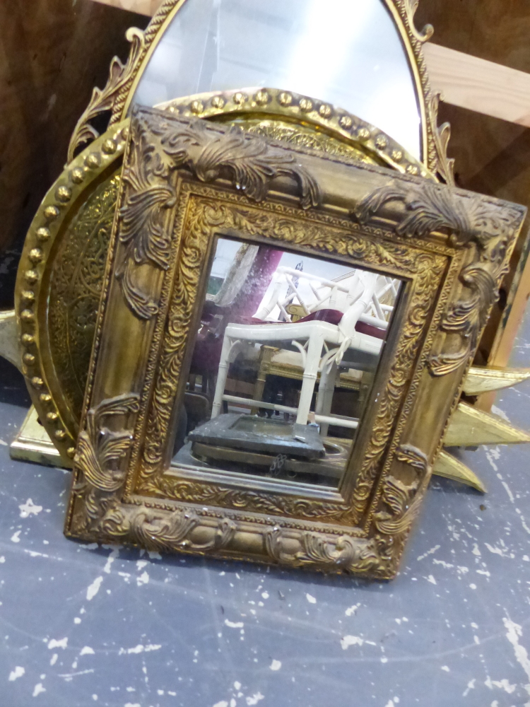 A GROUP OF SMALL RETRO AND DECORATIVE MIRRORS, INCLUDING THREE CONVEX MIRRORS, SIZES VARY. - Image 7 of 10