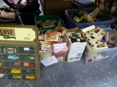 A LARGE COLLECTION OF LLEDO DAYS GONE VINTAGE MODEL VEHICLES, INCLUDING A WALL MOUNTED DISPLAY ETC.