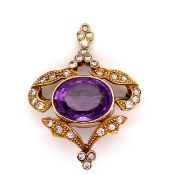 AN ANTIQUE AMETHYST, DIAMOND AND PRECIOUS YELLOW METAL ASSESSED AS 750, 18ct FINENESS, BROOCH WITH A