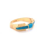 AN 18ct EGYPTIAN GOLD AND TURQUOISE RING. THE SHANK STAMPED WITH THREE EGYPTIAN CHARACTER MARKS, AND