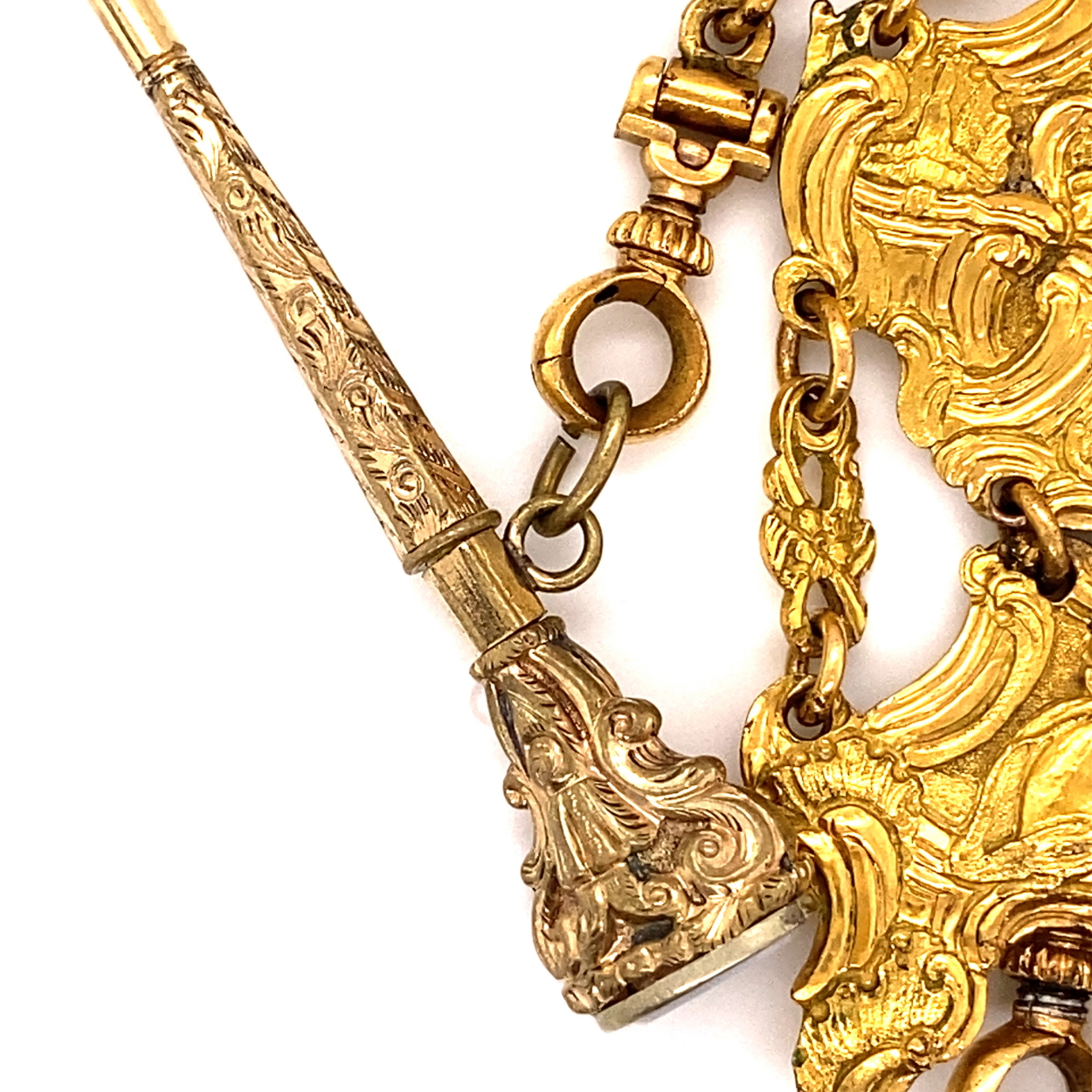 AN ANTIQUE GEORGIAN (LATE 18th / EARLY 19th C.) GILT METAL HEAVILY ENGRAVED CHATELAINE. THE BELT - Image 2 of 6
