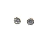 A PAIR OF 9ct GOLD HALLMARKED VINTAGE PASTE SET CLUSTER STUD EARRINGS. DIAMETER 1cm. WEIGHT 1.