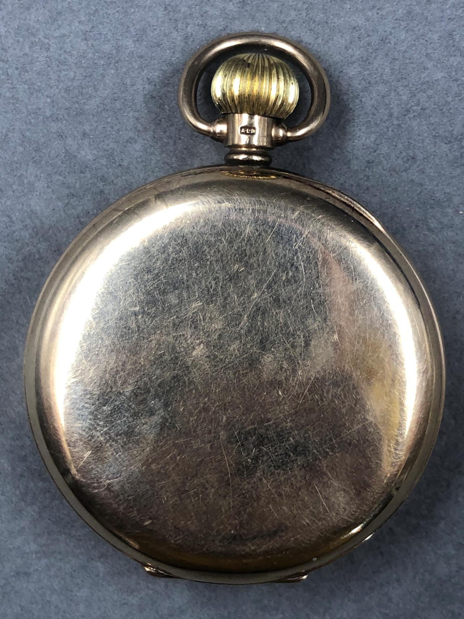 A WALTHAM 9ct HALLMARKED GOLD OPEN FACE POCKET WATCH, WITH WHITE ENAMEL DIAL AND ROMAN NUMERALS, AND - Image 3 of 6