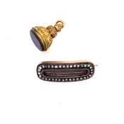 A ANTIQUE 19th CENTURY 9ct GOLD (TESTED) AND SEED PEAR SET MOURNING BROOCH COMPLETE WITH GLAZED
