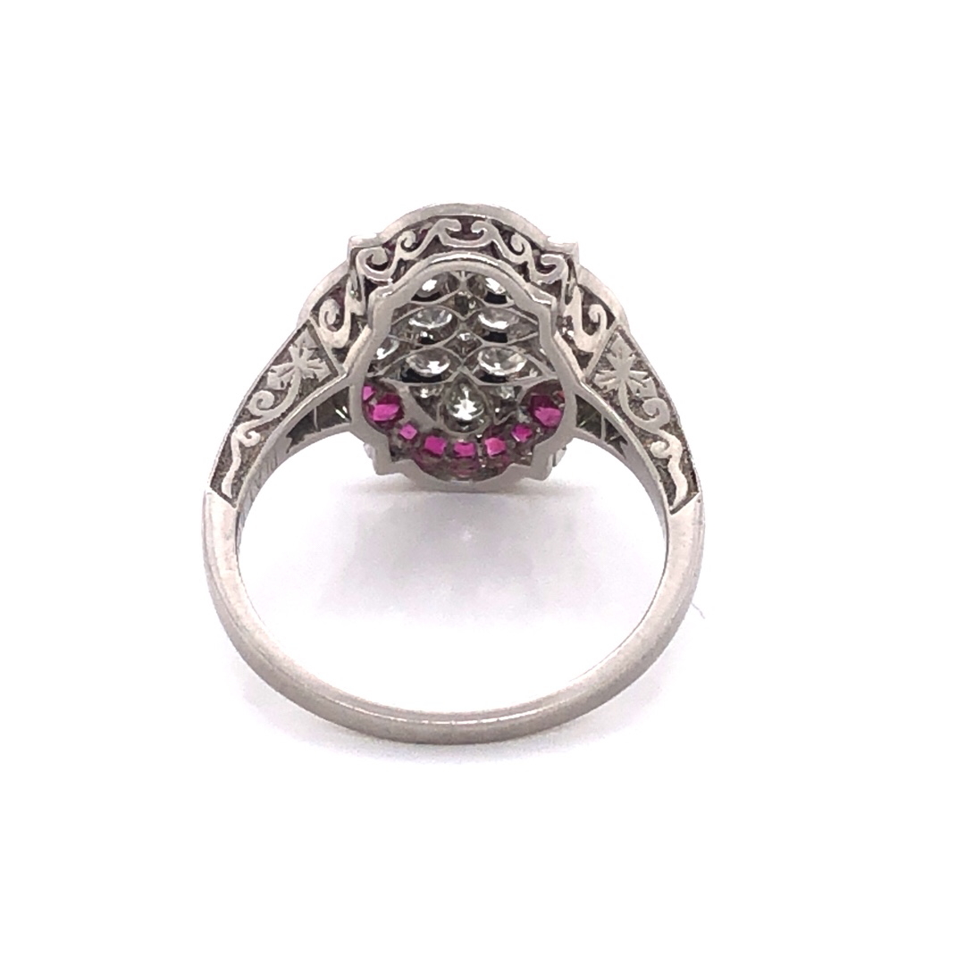 AN ANTIQUE STYLE RUBY, DIAMOND AND WHITE PRECIOUS METAL RING STAMPED PLAT ASSESSED AS 950 PLATINUM. - Image 3 of 4