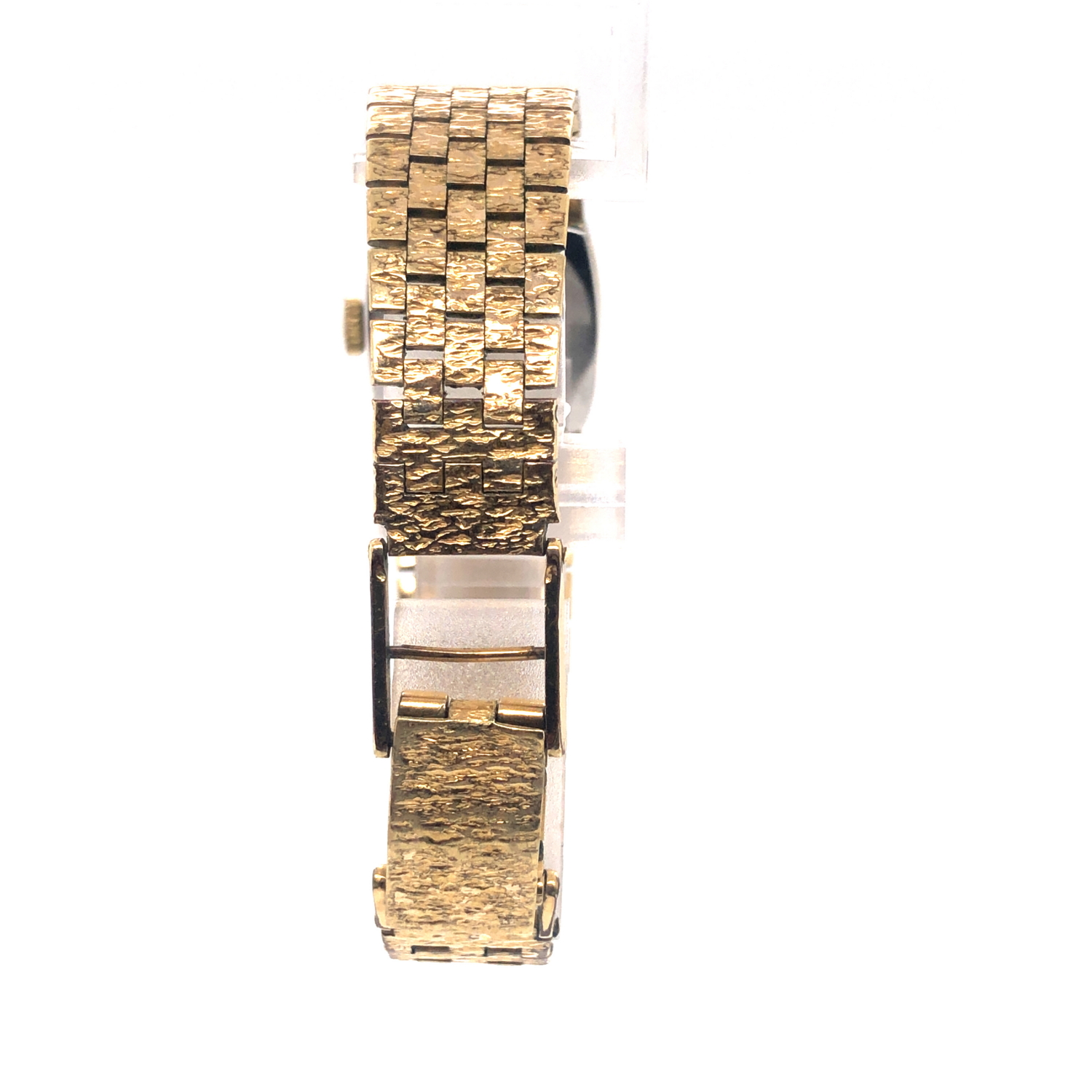 A LADIES GOLD PLATED BULOVA WATCH, ON A BRICK STYLE BRACELET WITH A LADDER CLASP. LENGTH 18cms. - Image 4 of 4