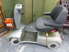 A SUNGIFT 200 MOBILITY SCOOTER.