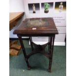 AN 18th C. VERRE EGLOMISE INSET STAINED PINE TABLE WITH CLUSTER COLUMN LEGS