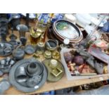 A QUANTITY OF VARIOUS PEWTER WARES, BRASS WARES INC A SWAINE AND ADENEY HUNTING HORN, VARIOUS TRAYS,