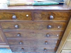 A MAHOGANY CHEST OF TWO SHORT AND FOUR LONG DRAWERS EACH WITH KNOB HANDLES. W 117 x D 57 x H