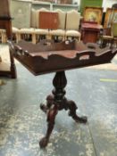 A MAHOGANY TRAY TOPPED TRIPOD TABLE