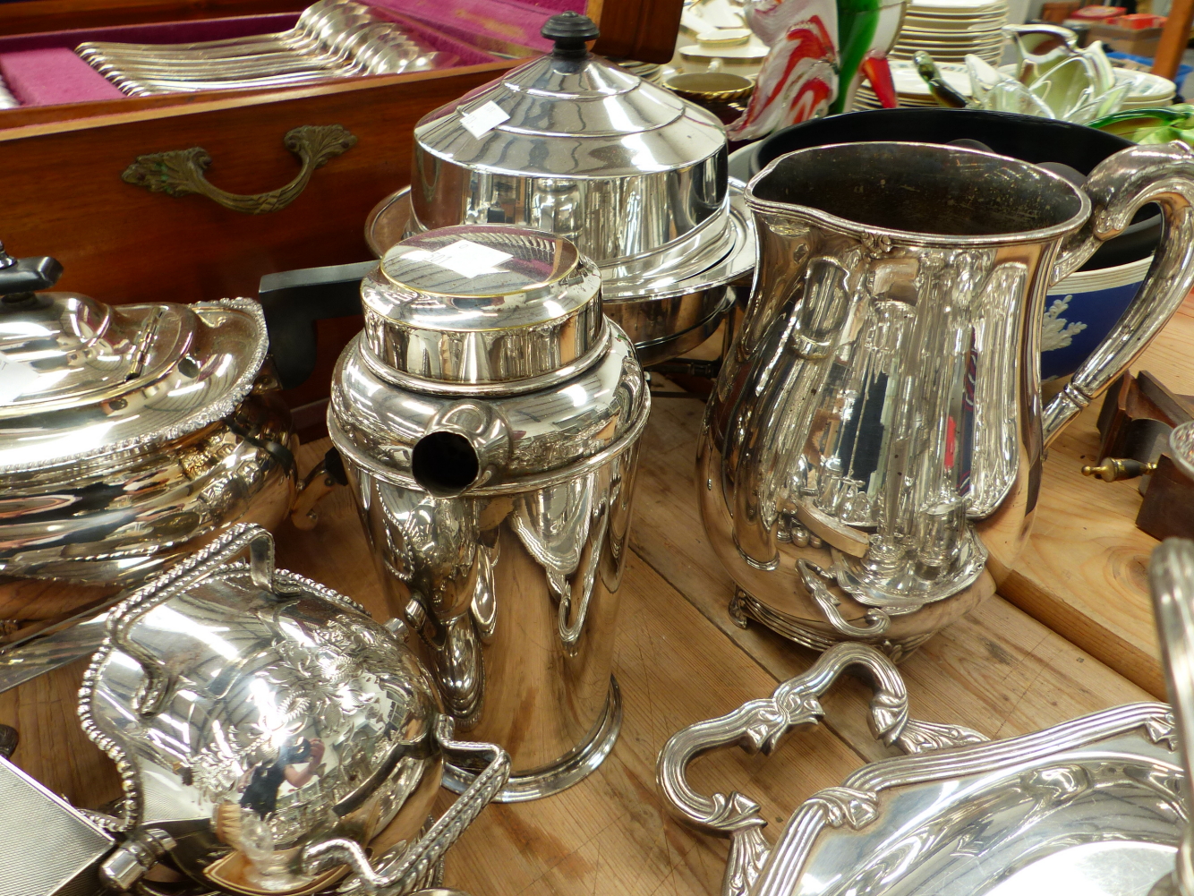 A GOOD COLLECTION OF SILVER PLATED WARES, TO INCLUDE SIGNED PIECES BY FRACALANZA, CHAMPAGNE SAUCERS, - Image 8 of 10