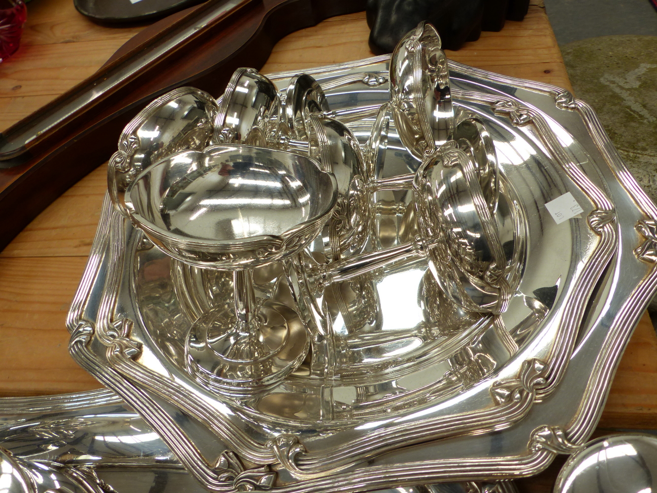 A GOOD COLLECTION OF SILVER PLATED WARES, TO INCLUDE SIGNED PIECES BY FRACALANZA, CHAMPAGNE SAUCERS, - Image 7 of 10