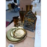 A VINTAGE BRASS MONEY BANK, AND OTHER ASSORTED BRASS WARES.