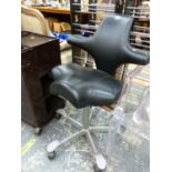 A HAG CAPISCO 8106 BLACK LEATHER SWIVEL DESK CHAIR