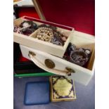 TWO BOXED SETS OF ROYAL CROWN DERBY PORCELAIN JEWELLERY TOGETHER WITH A LARGE COLLECTION OF