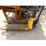 A HYDRAULIC PALLET TRUCK FOR RESTORATION