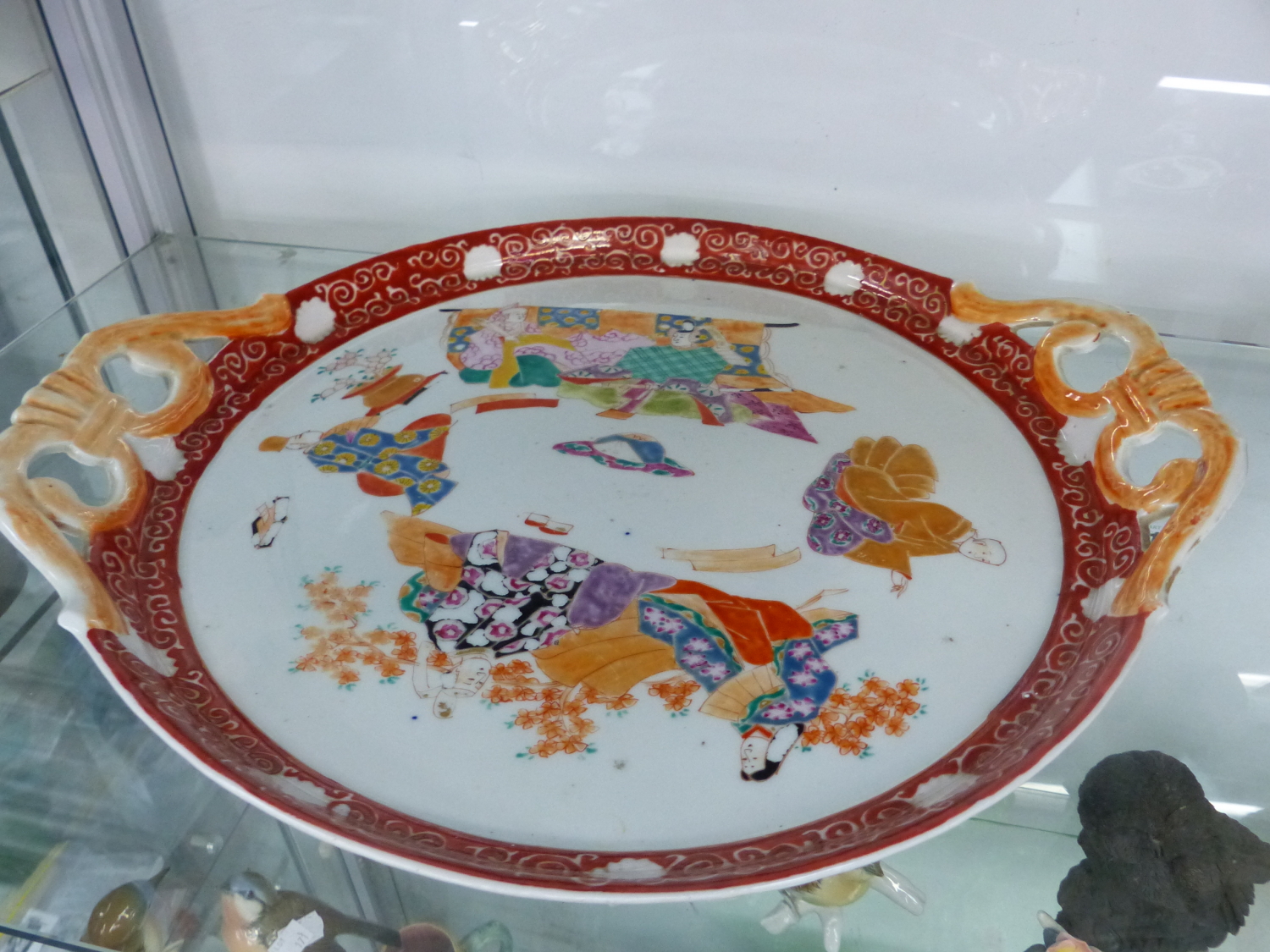 A CHINESE BOWL, A JAPANESE 2 HANDLED TRAY, TWO DOULTON CANDLESTICKS AND A COCKEREL DISH - Image 18 of 19