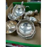 A PAIR OF HALLMARKED SILVER SIFTERS, A PAIR OF SILVER PIERCED SMALL BASKETS, A PAIR OF SMALL