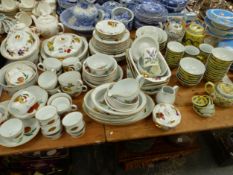 WORCESTER EVESHAM OVEN TO TABLE WARE TOGETHER WITH CANTON YELLOW GROUND BOWLS AND TEA POTS