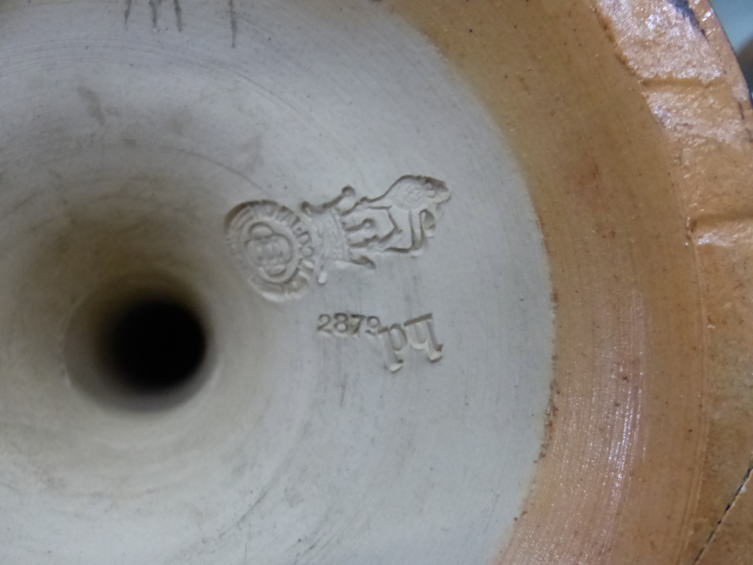 A CHINESE BOWL, A JAPANESE 2 HANDLED TRAY, TWO DOULTON CANDLESTICKS AND A COCKEREL DISH - Image 8 of 19