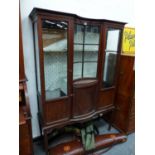 AN EARLY 20th C. LINE INLAID MAHOGANY DISPLAY CABINET, THE CENTRE OF THE TOP INCURVED ABOVE A BOW