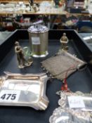 A SMALL HALLMARKED SILVER ASHTRAY, 2 SILVER PLACE CARD HOLDERS, A MESH PURSE, SILVER LIGHTER AND