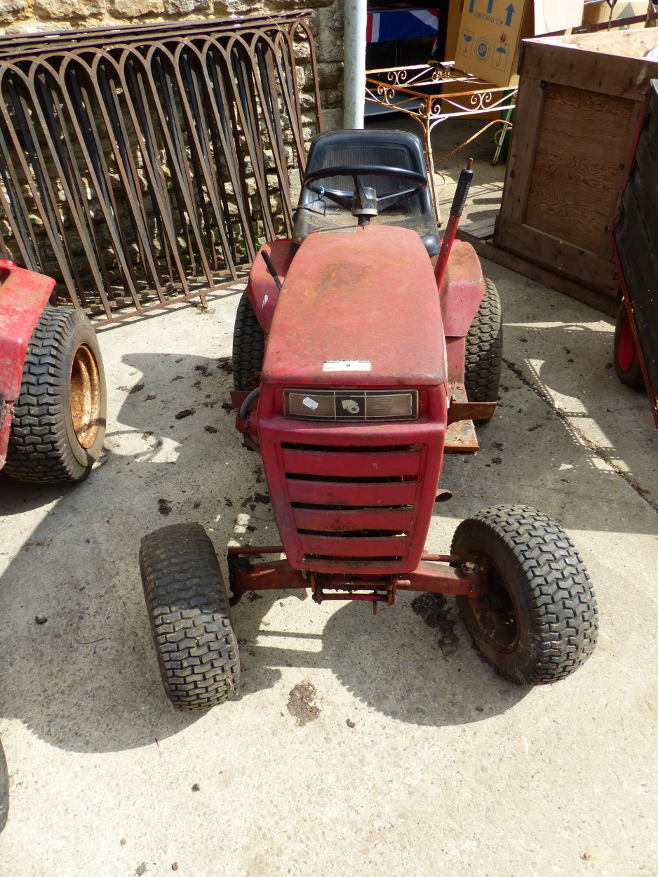 A TORO WHEEL HORSE C-161, 8 SPEED, NO CUTTING BED