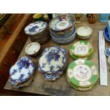 A COPELAND AND GARRETT IMARI PALETTE DESSERT SERVICE, MINTON GREEN RIMMED DINNER PLATES AND AN IMARI