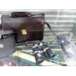TWO PAIRS OF BINOCULARS, A CANON PC1016 CAMERA WITH BATTERY CHARGER, A RICOH CAMERA AND A HIDESIGN