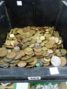 A LARGE BOX OF VINTAGE UK COINS