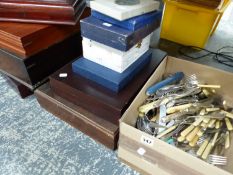 A BOX OF VARIOUS CUTLERY AND A QUANTITY OF VARIOUS CUTLERY BOXES.