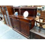 A MAHOGANY CREDENZA SIDEBOARD, THE SHELF BACK RECESSED ABOVE TWO DRAWERS AND TWO DOORS BETWEEN
