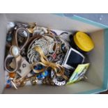 A COLLECTION OF MAINLY VINTAGE COSTUME JEWELLERY ETC.