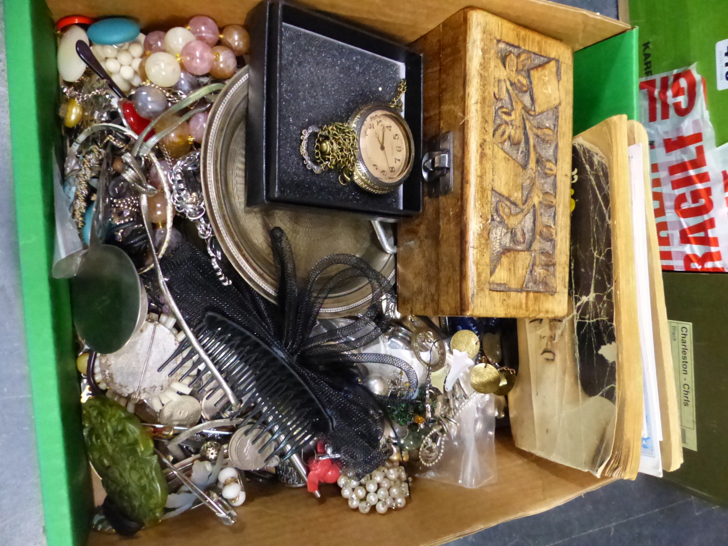 A COLLECTION OF VINTAGE AND MODERN COSTUME JEWELLERY, PLATED WARE AND...