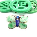 AN INTERESTING SET OF GREEN CARVED DYED BONE EASTERN CHARACTER PIECES, COMPRISING OF A BROOCH AND