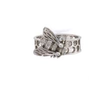 A BILL SKINNER DESIGNER SILVER HALLMARKED RING, BABY BEE ON HONEYCOMB. COMPLETE WITH BRANDED POUCH