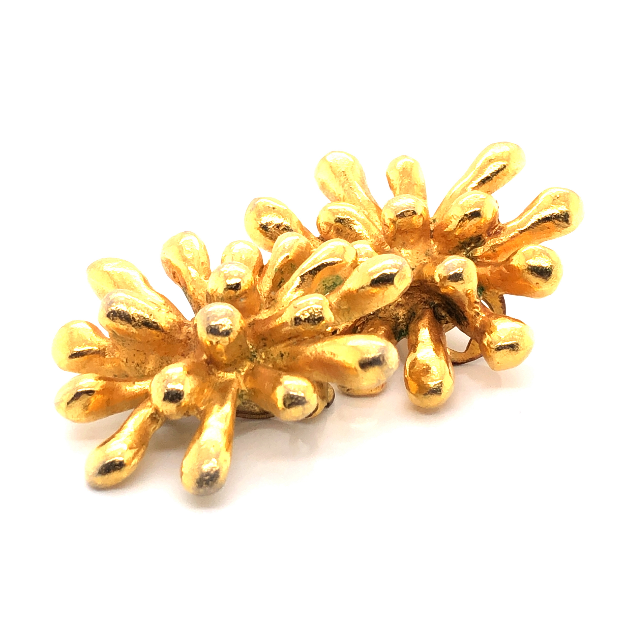 A PAIR OF VINTAGE CHRISTIAN LACROIX GOLD PLATED CLIP ON EARRINGS, SIGNED AND STAMPED TO REVERSE MADE - Image 6 of 7