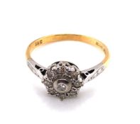 A VINTAGE 18ct YELLOW AND WHITE GOLD DIAMOND RING. THE INSIDE SHANK STAMPED 511, E & W, 18ct & OTHER