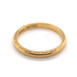 A VINTAGE 22ct DUBLIN HALLMARKED DATED 1843, GOLD WEDDING BAND. FINGER SIZE Q 1/2. WEIGHT 3.63grms.