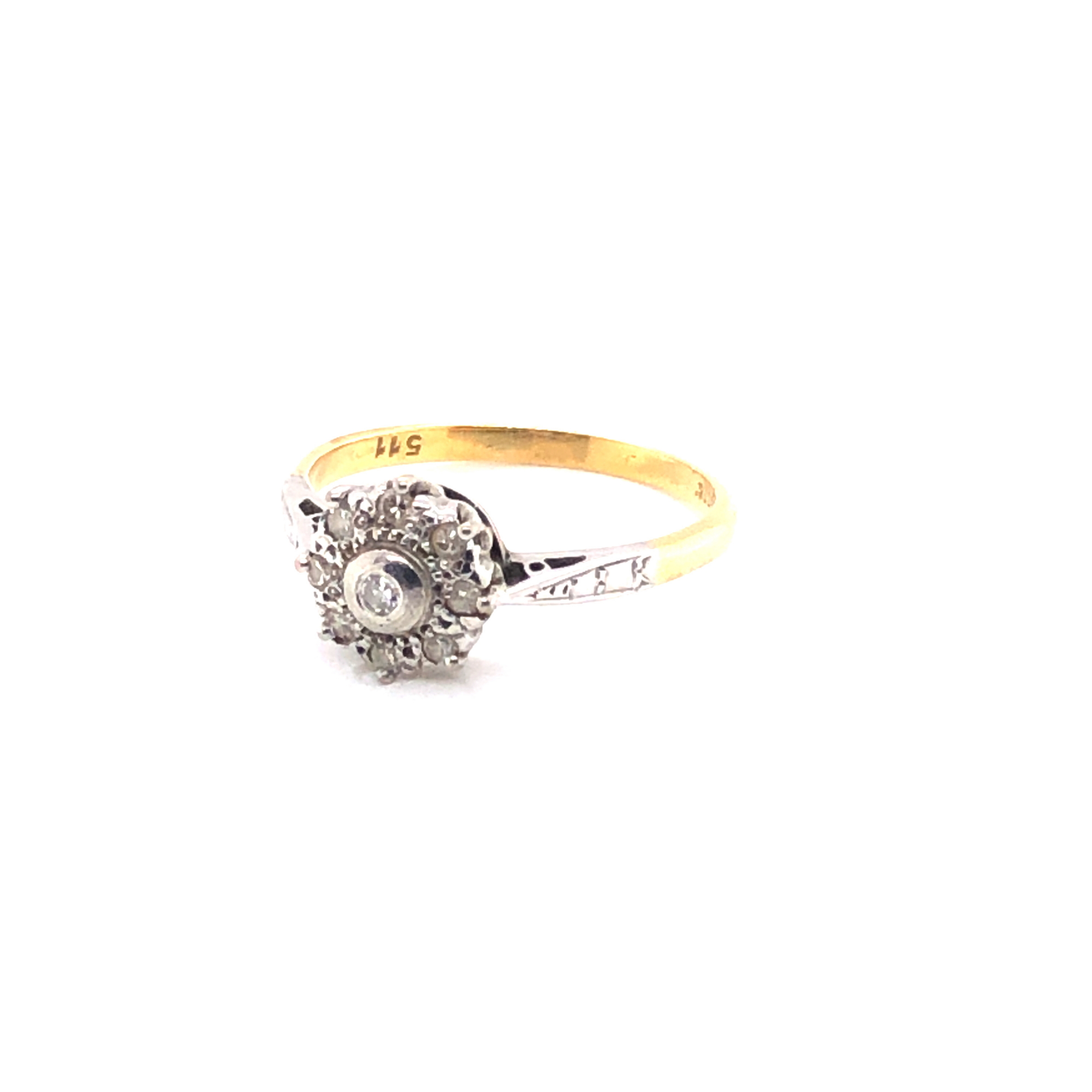 A VINTAGE 18ct YELLOW AND WHITE GOLD DIAMOND RING. THE INSIDE SHANK STAMPED 511, E & W, 18ct & OTHER - Image 3 of 6