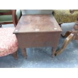 A VICTORIAN MAHOGANY COMMODE WITH WHITE CERAMIC LINER, THE NEAR SQUARE HINGED LID ABOVE BALUSTER LE