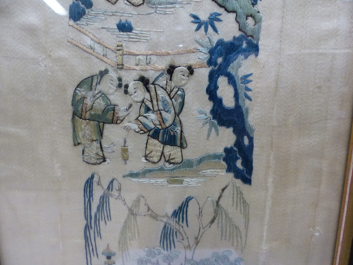 A PAIR OF CHINESE CREAM SILK SLEEVE PANELS EMBROIDERED WITH LADIES AND CHILDREN IN AND ABOUT - Image 20 of 24