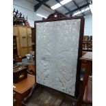 A 19th C. MAHOGANY FRAMED CREAM DAMASK FIRE SCREEN EXTENDING TO ONE SIDE ABOVE PAIRS OF SCROLL